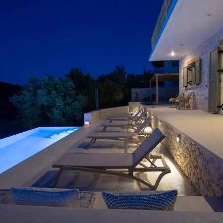 Olea-brand New Luxury Vilă